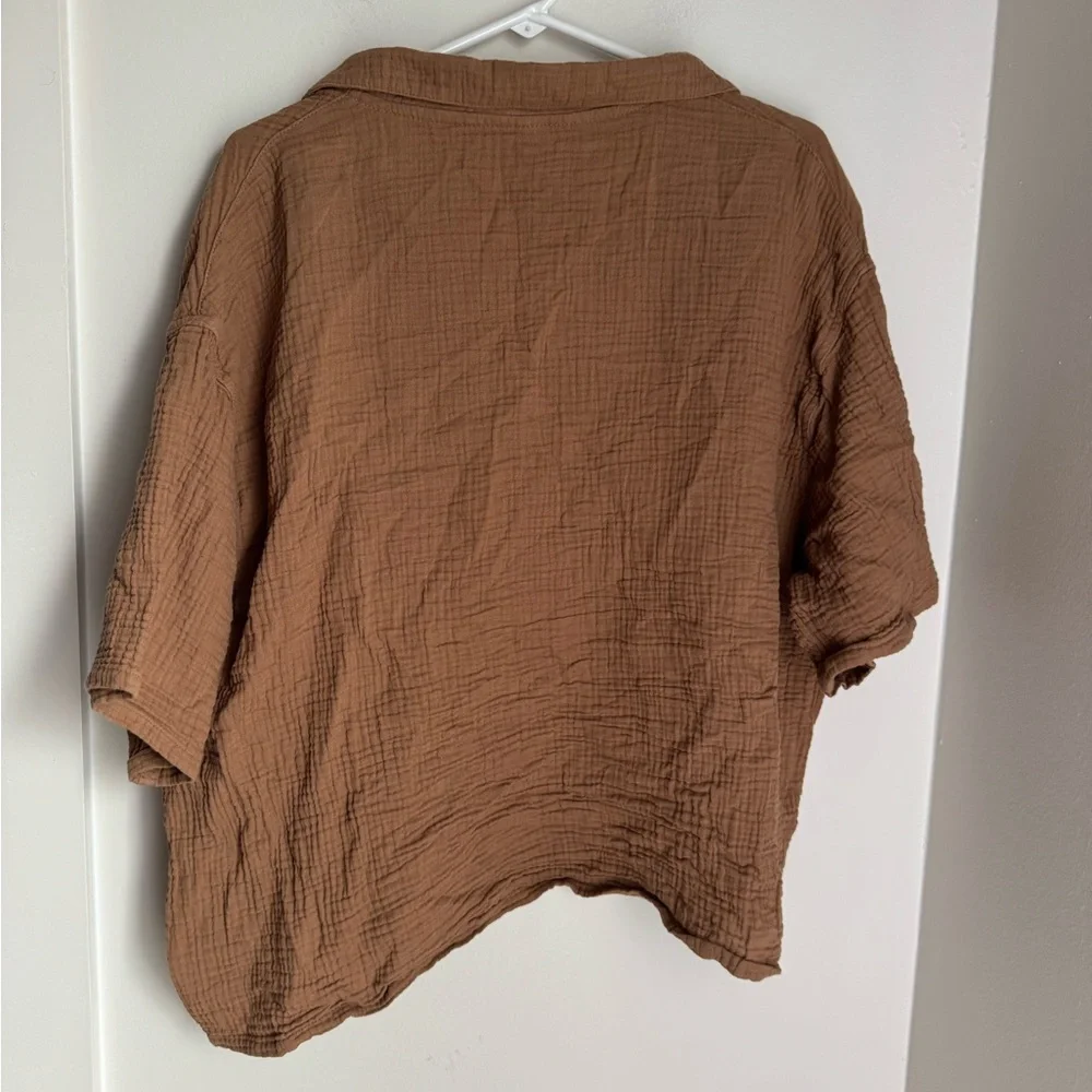 Stars above Light Brown Textured button up top - Picture 5 of 5